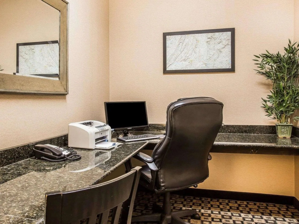 Comfort Inn & Suites Blue Ridge