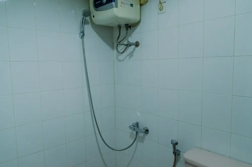 Spacious And Homey 3Br At Kondominium Rajawali Apartment
