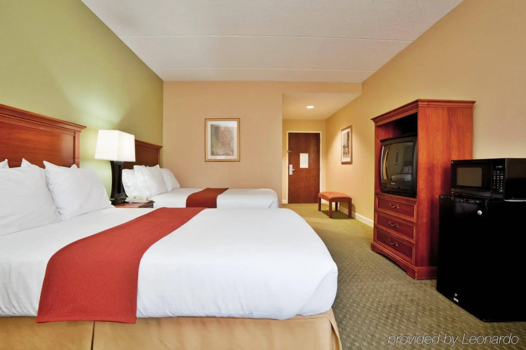 Holiday Inn Express Hotel & Suites Conover - Hickory Area by IHG
