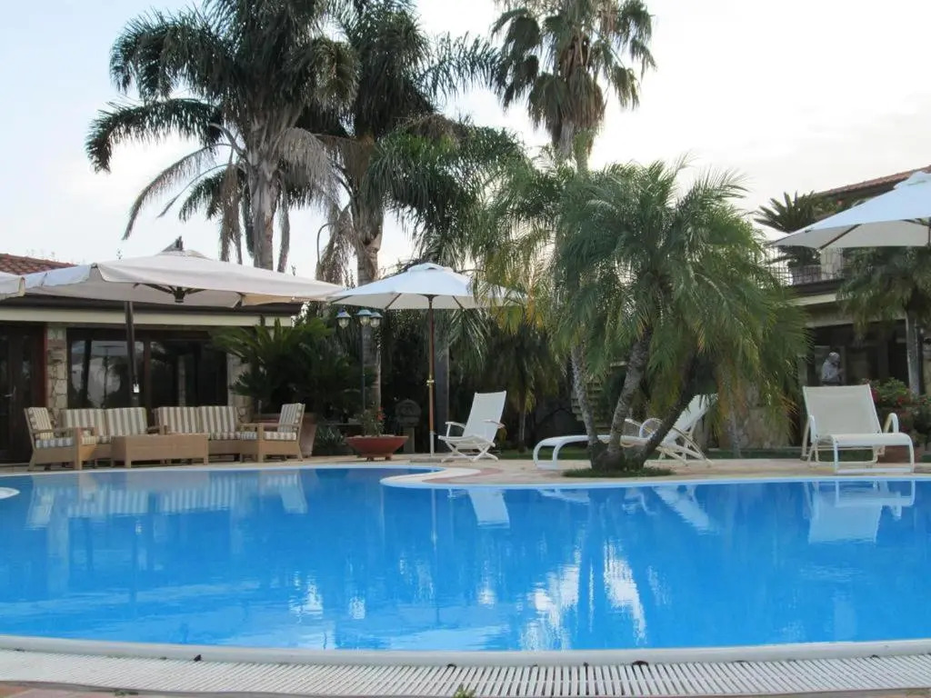 2 bedrooms appartement at Lago 400 m away from the beach with shared pool enclosed garden and wifi