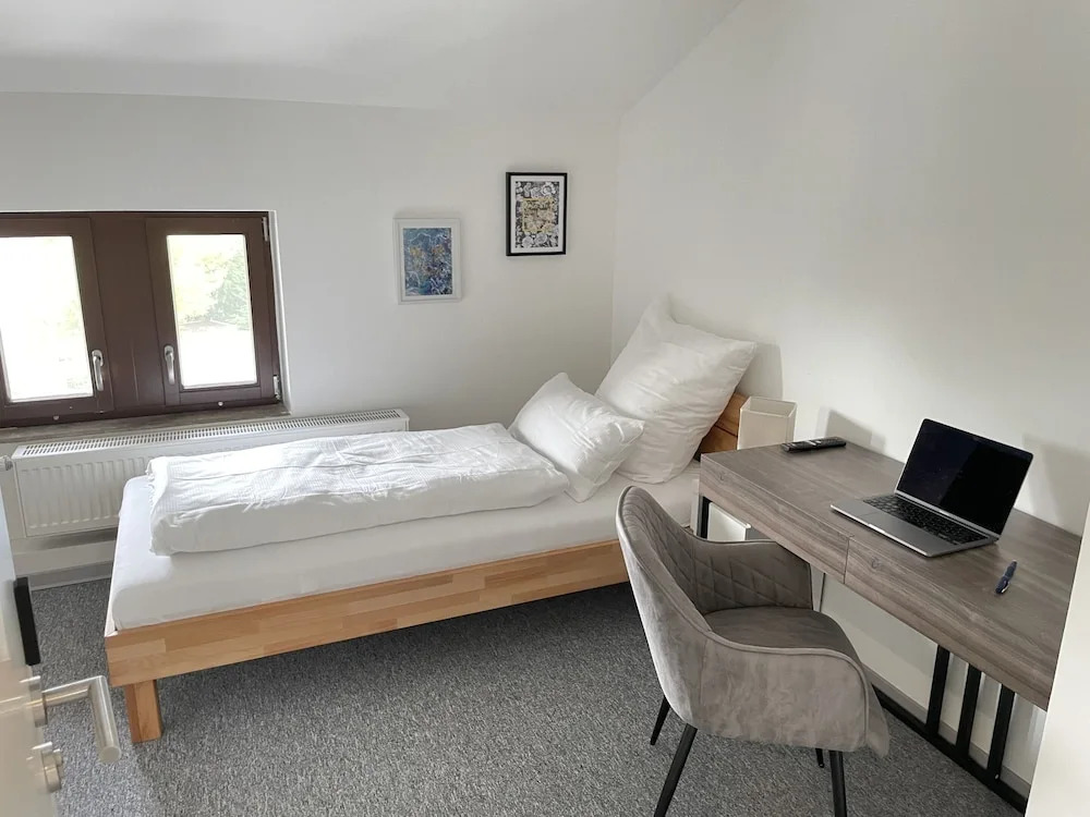 Hotel-am-Bahnhof Stuttgart-Ditzingen