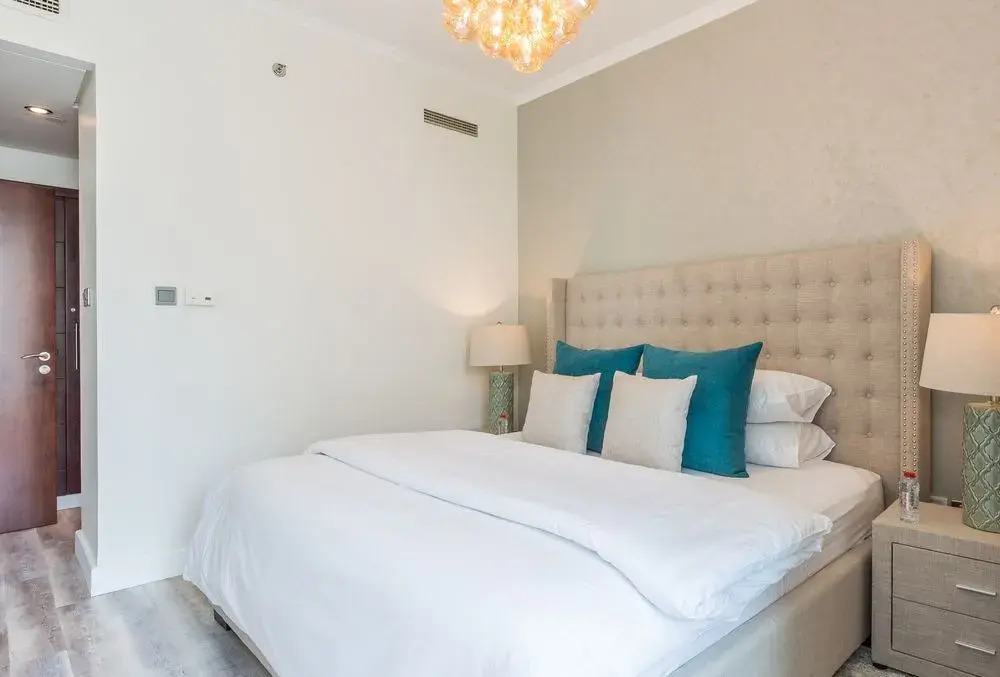Faraway Homes - Burj Views Luxury