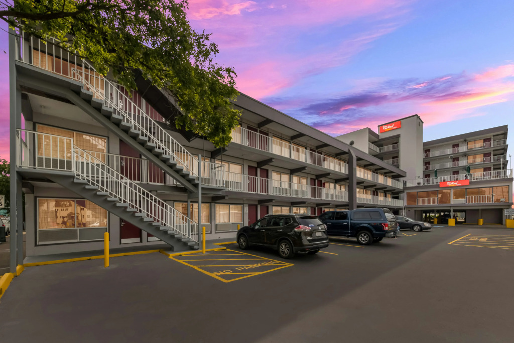 Red Roof Inn PLUS & Suites Virginia Beach - Seaside