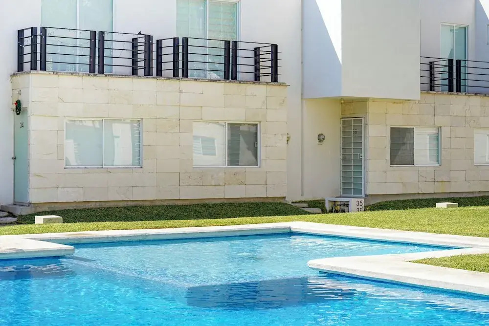 Modern House in Yautepec l Pool & Garden