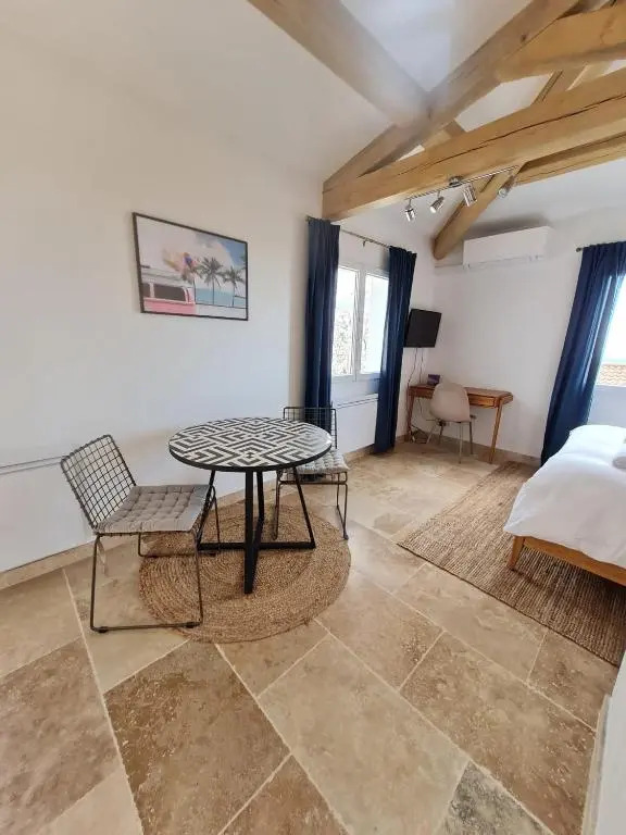 Adorable Maison Indépendante 30m2 avec Piscine en saison