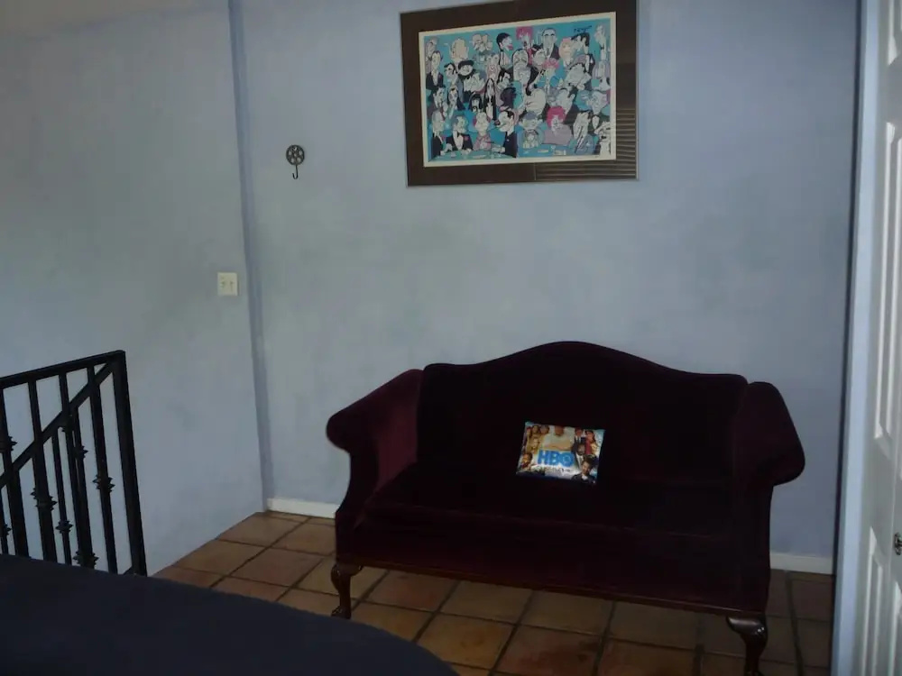 Woodland Hills Calabasas Guesthouses