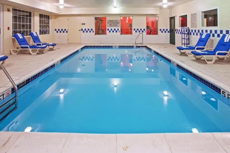 Country Inn  by Radisson, Youngstown West, OH