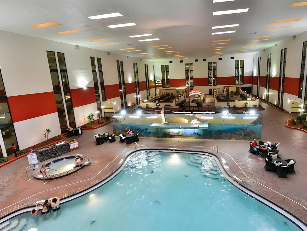 Magnuson Grand Hotel Maingate West