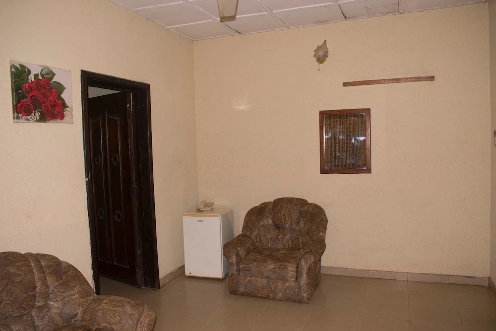 Moye Hotel Sagamu