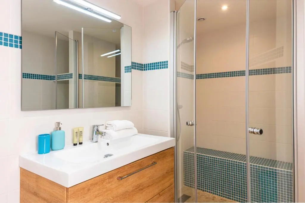 Aquitain Home - Studios & Appartements tout confort Bordeaux Gare St Jean