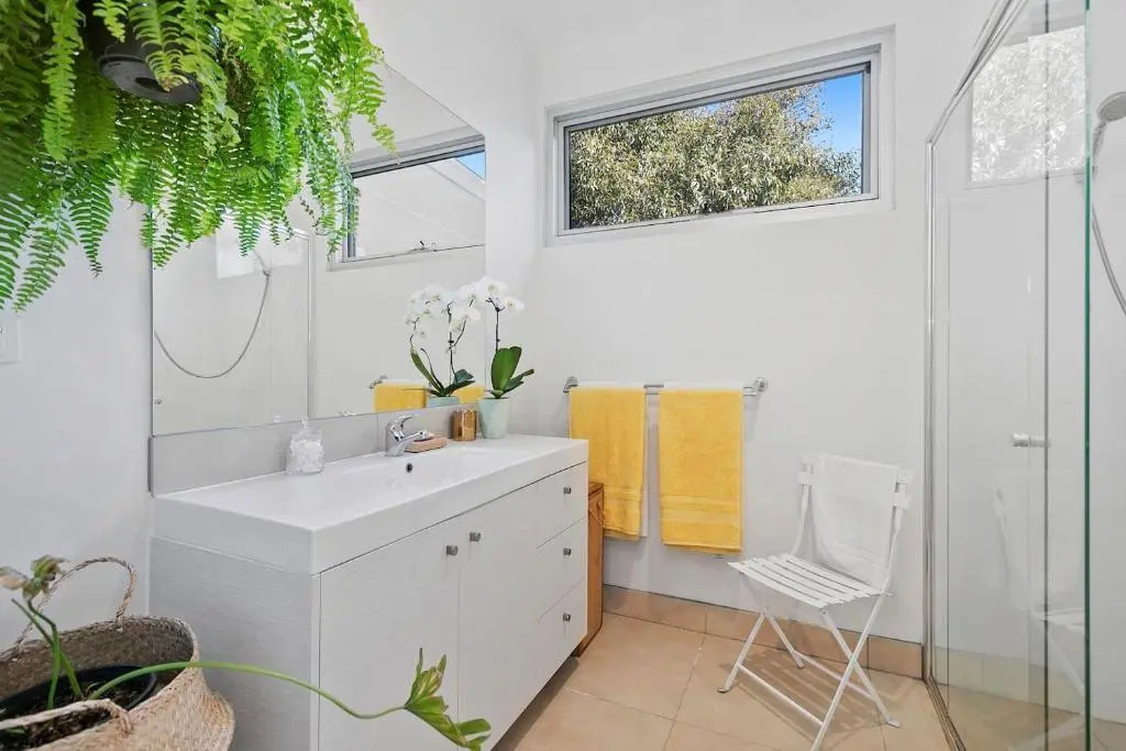 Bristlebird - Beach 650m, Pets, Fireplace, Linen, 4 bdrm, WiFi