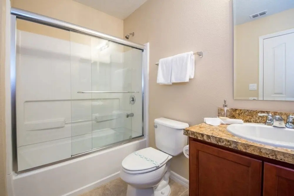 Very Private Pool No Neighbors In Rear! 4 Bedroom Home