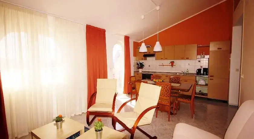 Apartments Villa Loredana 233