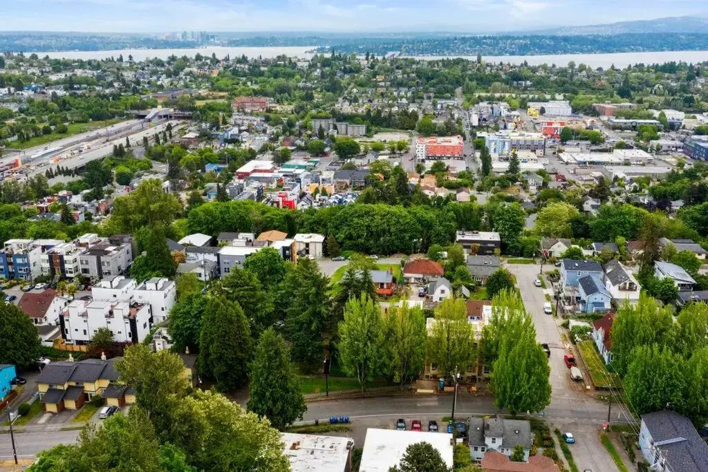 Seattle Cloud 2BR Prime Location
