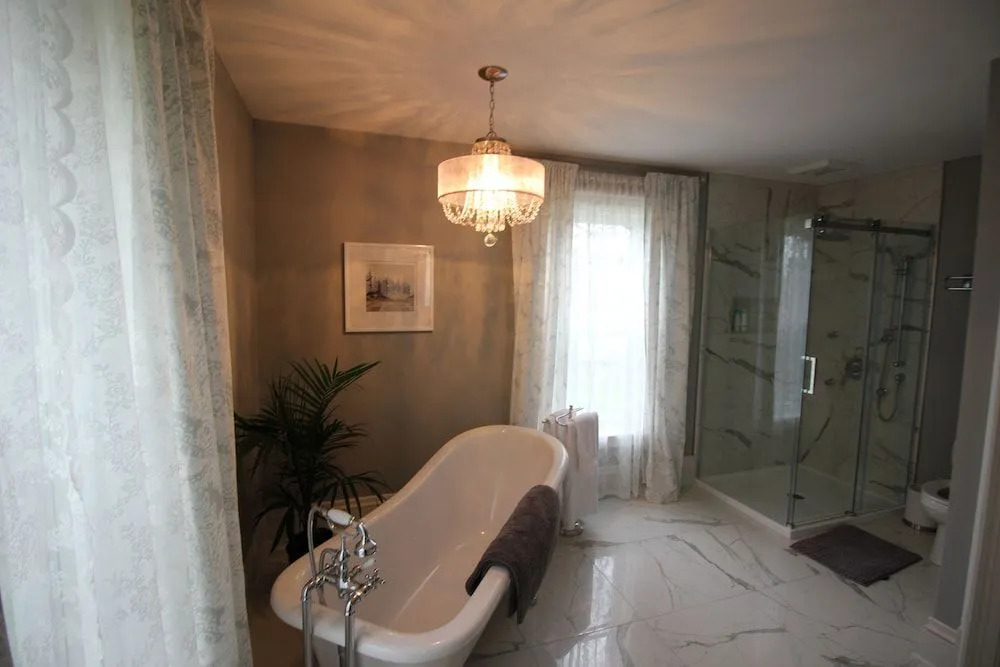 Maplehurst Manor Bed and Breakfast