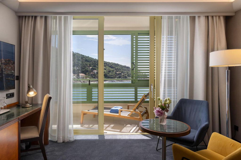 Hotel More