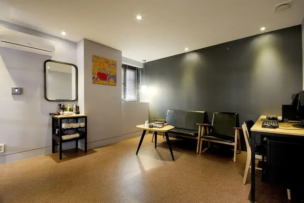 Hotel H2