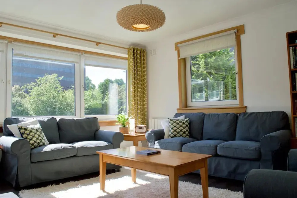 2 Bedroom Apartment Close To Stockbridge