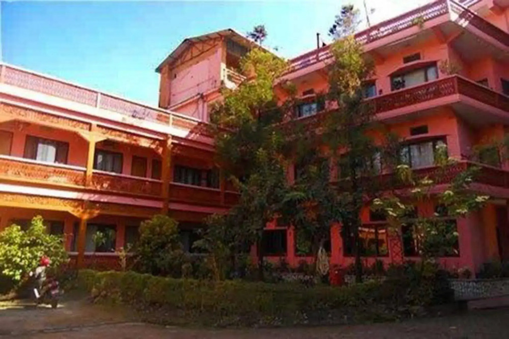 Dragon Hotel