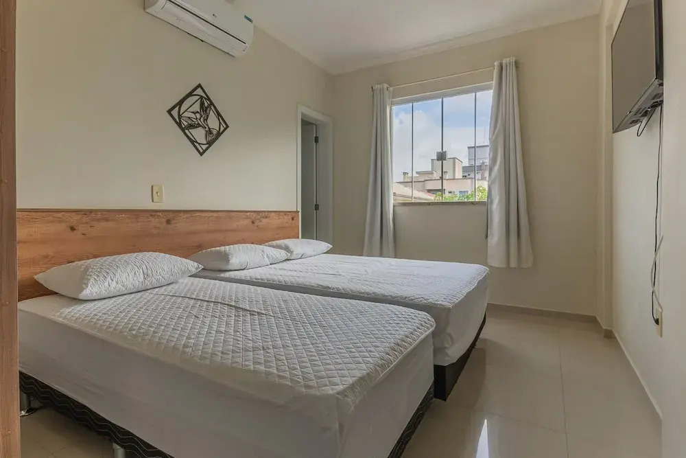 Rent Apartment 3 bedrooms w/ 1 suite - 680