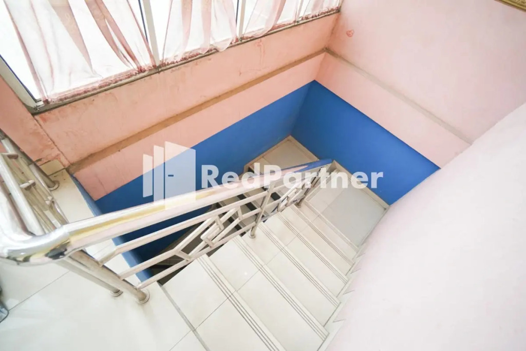 Surabaya Jaya Hotel near Soekarno Hatta Airport Redpartner