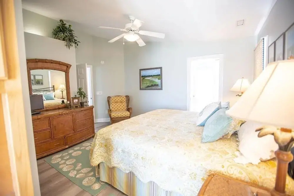 Paw-paw's Place 6 Bedroom Home by RedAwning