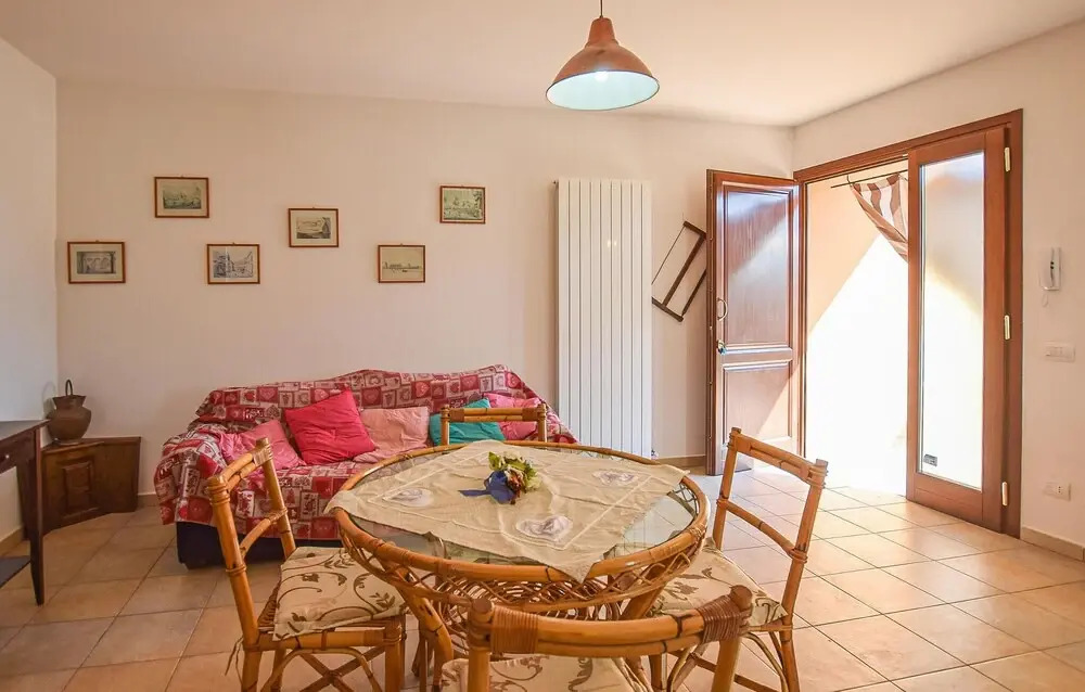 2 Bedroom Amazing Home In Orentano