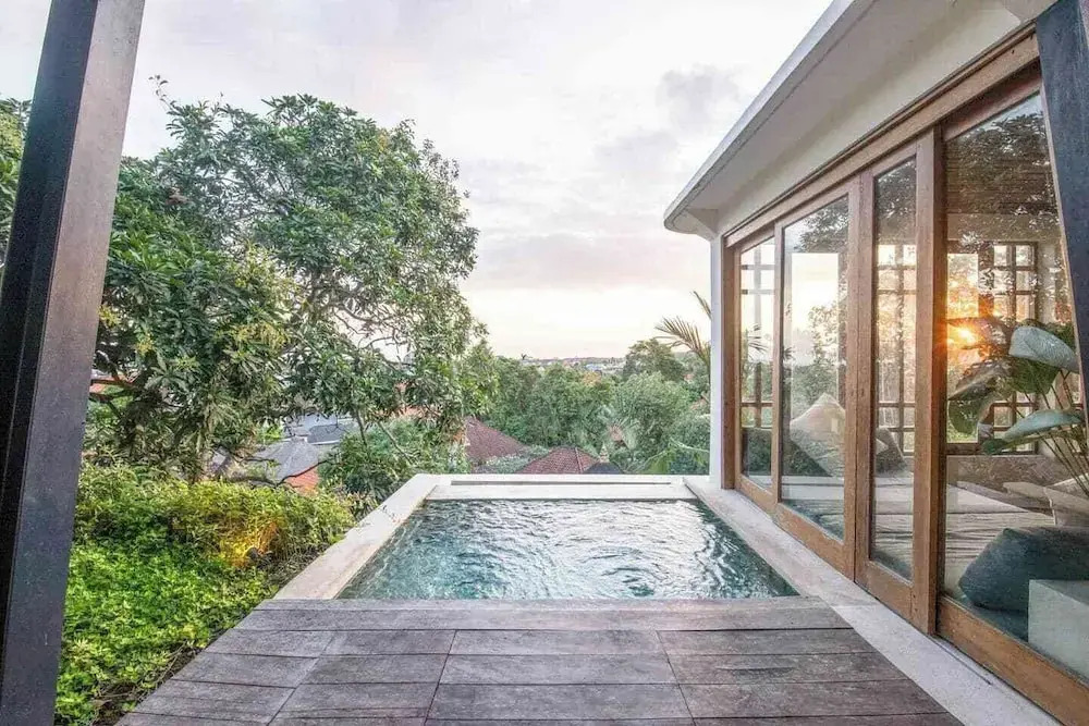 Gorgeous 2-br Penthouse, 800m to the Beach