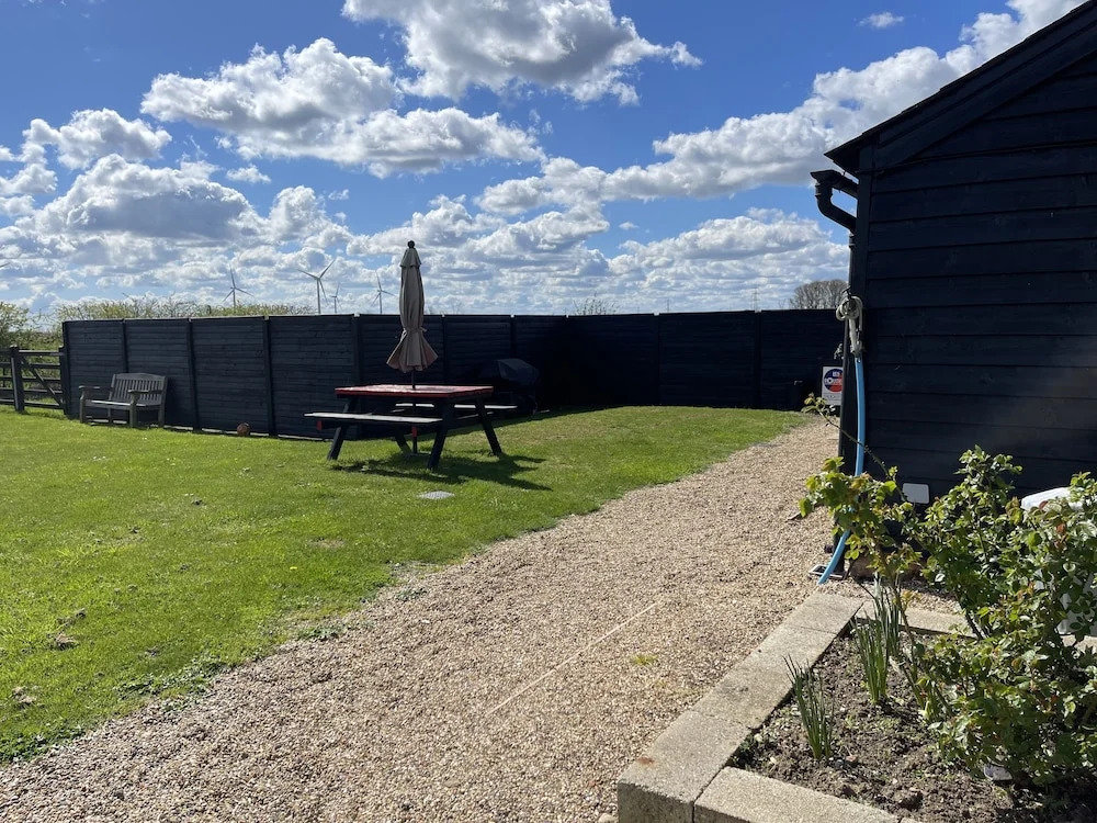 The Cow Shed - Sleeps 4, Parking & Pet Friendly