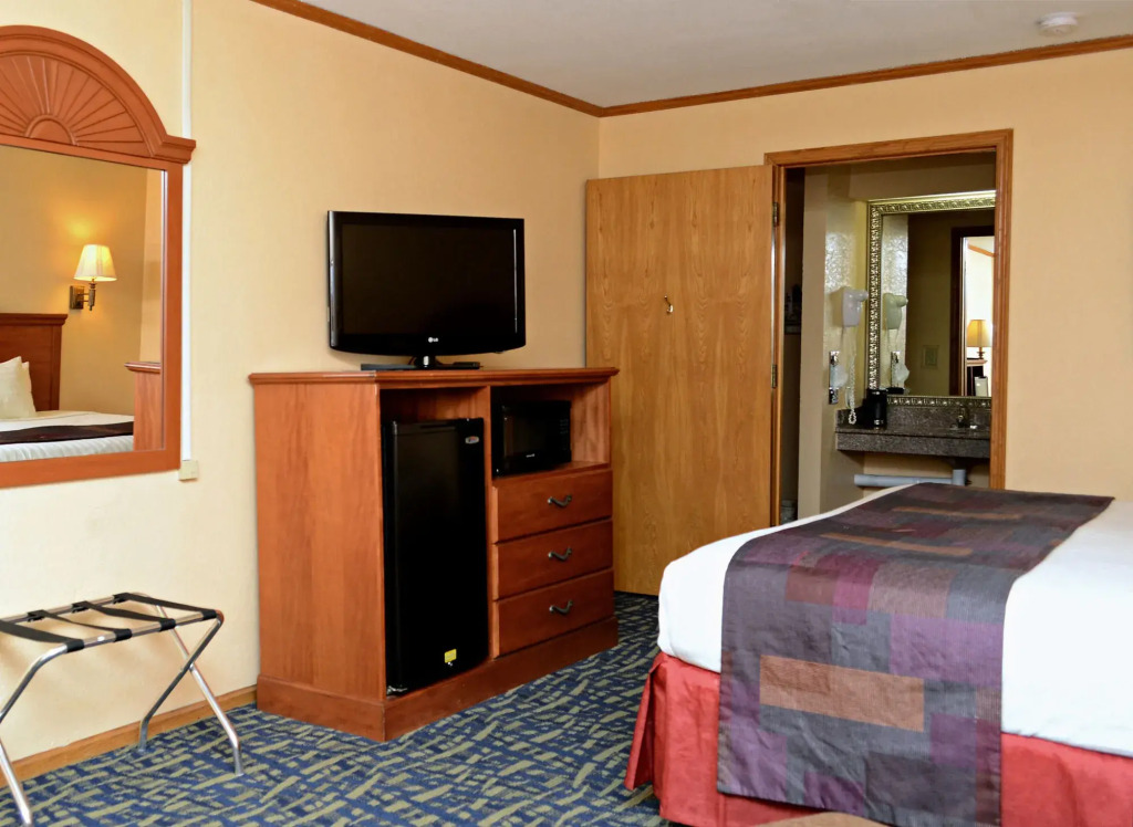SureStay by Best Western Kansas City Country Inn North