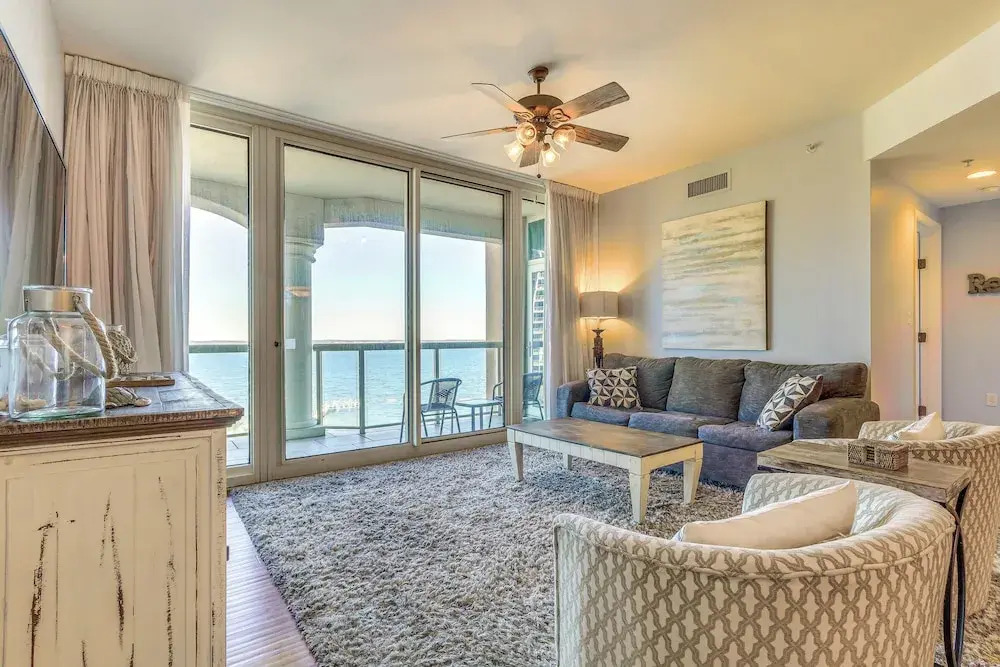 Florida Resort Condo: Walk to Pensacola Beach!