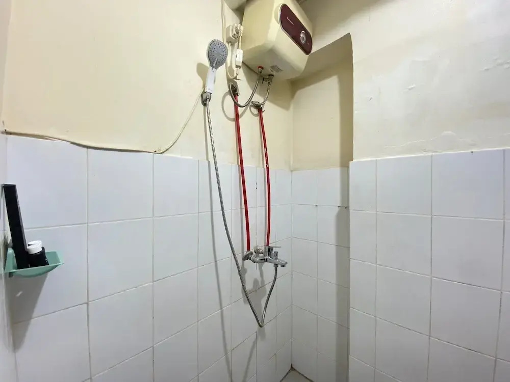 Stylish & Strategic 2BR at Gateway Ahmad Yani Cicadas Apartment near Mall