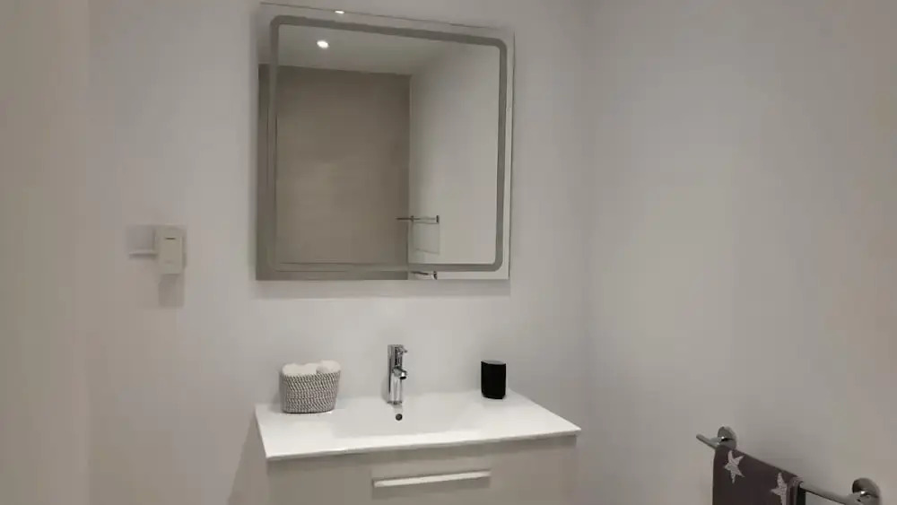 Duplex Apt, 3 Bedroom, Sleeps 6, Pool
