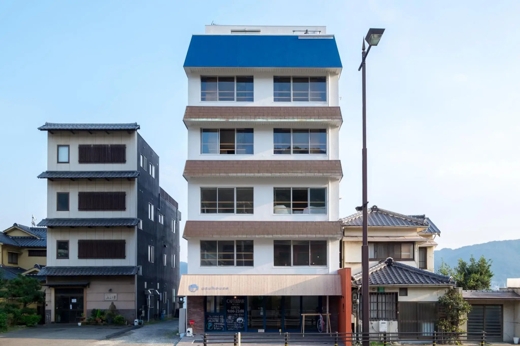 uzuhouse - Hostel