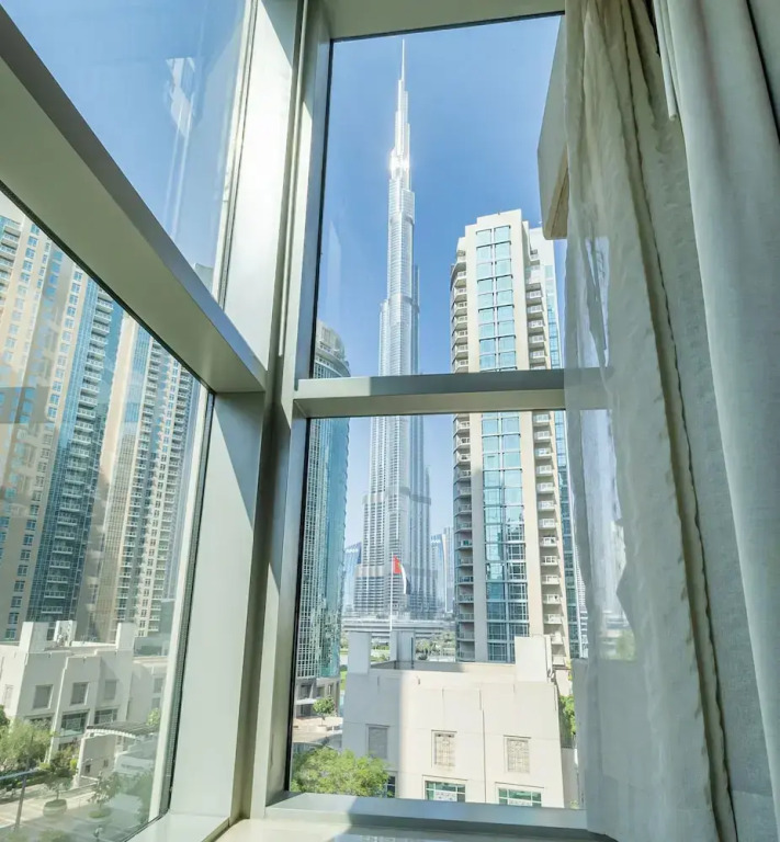 2BR w Burj Khalifa View near Dubai Mall