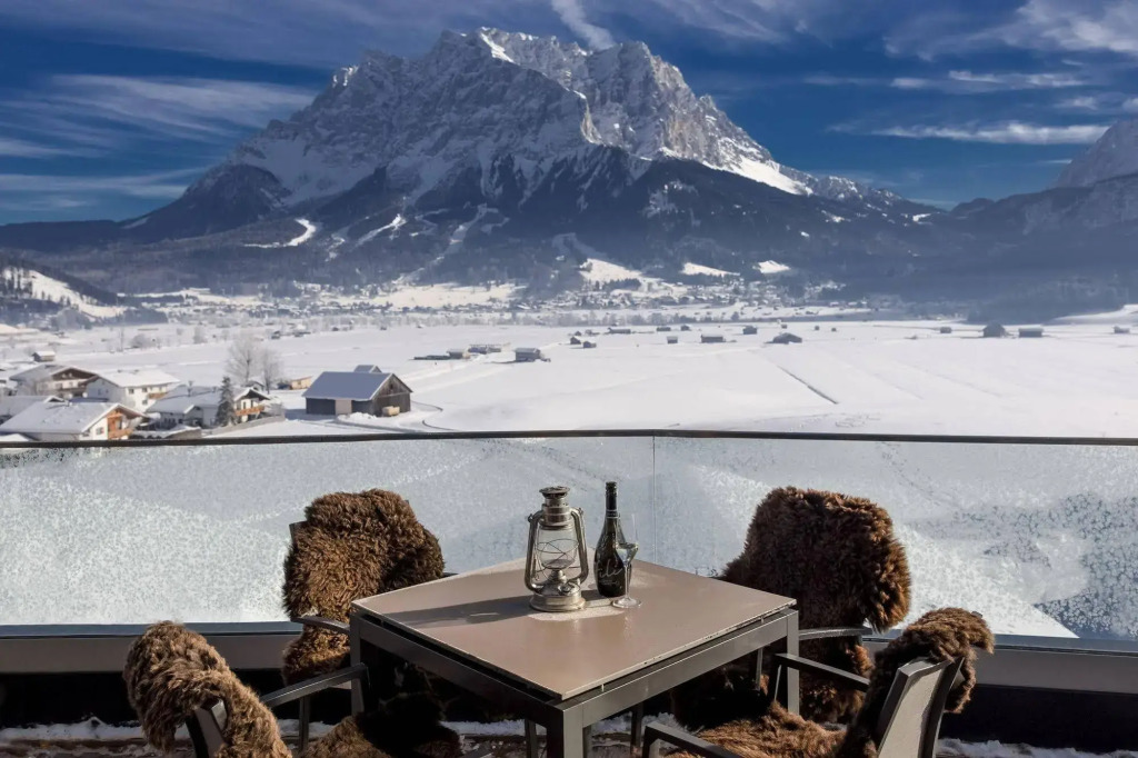 PUR Suites & Chalets