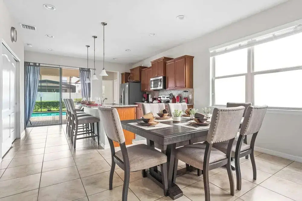 Pet Friendly Amazing 5 BR Sleeps 10