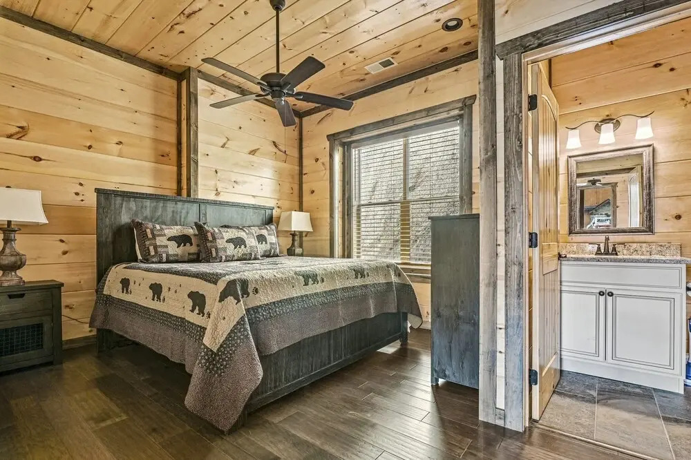 Splashin Around 4 Bedroom Home by Redawning
