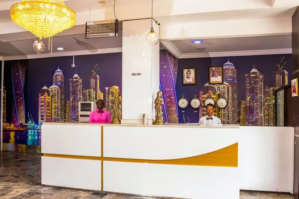 Nandas Hotel