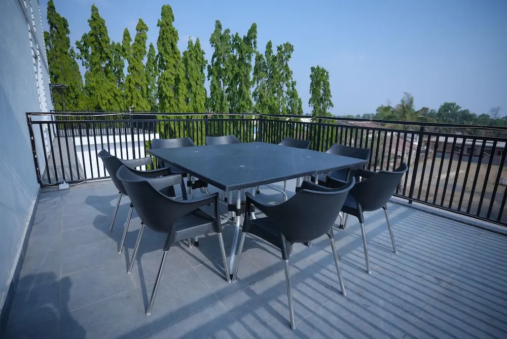 HOTEL MAKHAN VIHAR