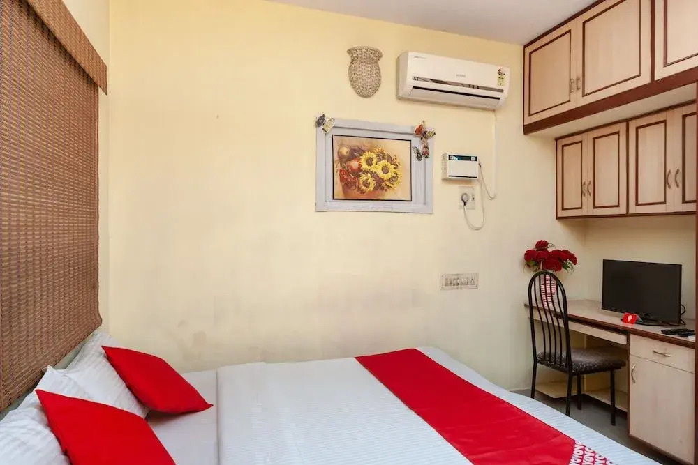 Oyo 7853 Pearl Corporate Residency