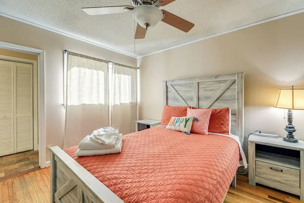 7 Mi to Neuse River! Family Home w/ Poolside Oasis