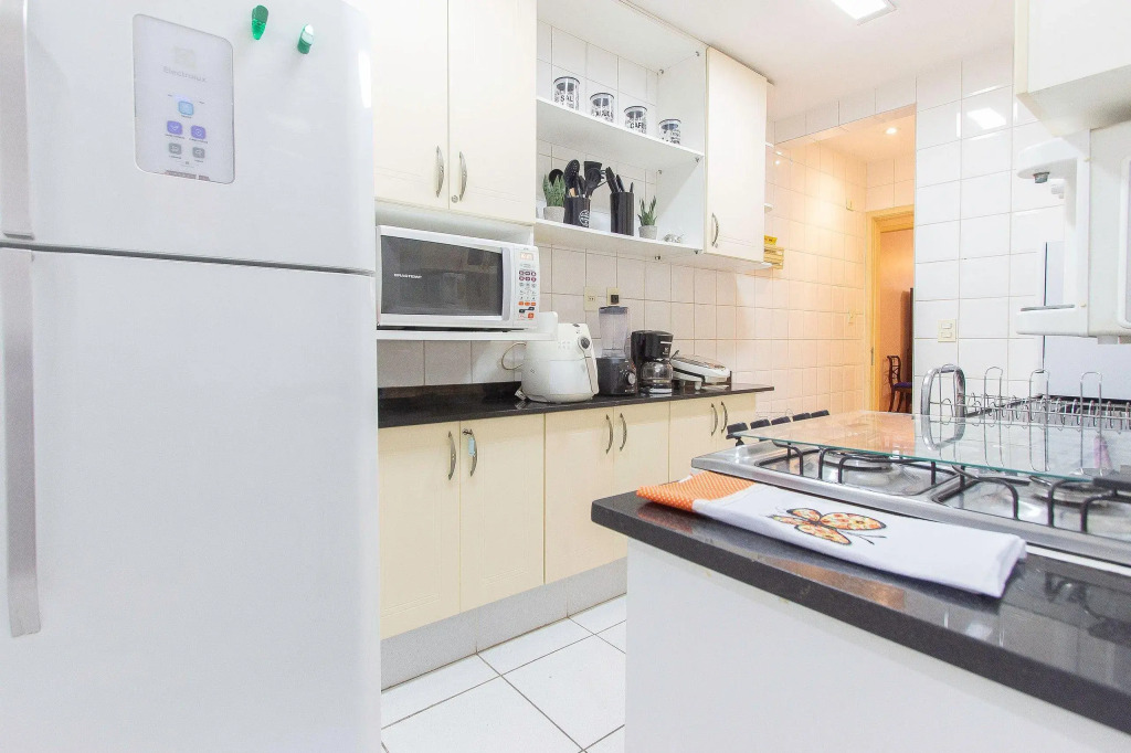 Copacabana 3qts Com Garagem, Internet 500mbs, Som Bluetooth E A Poucos Metros Da