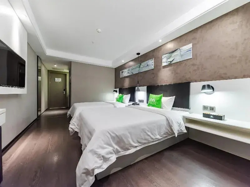 Yilong Anyun Hotel (Suzhou ShiQuan Road Nanmen Subway Station)