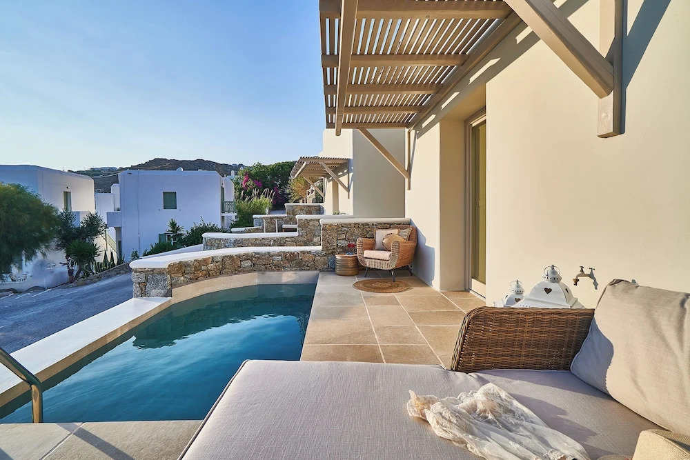 Aqua Mykonos Suites