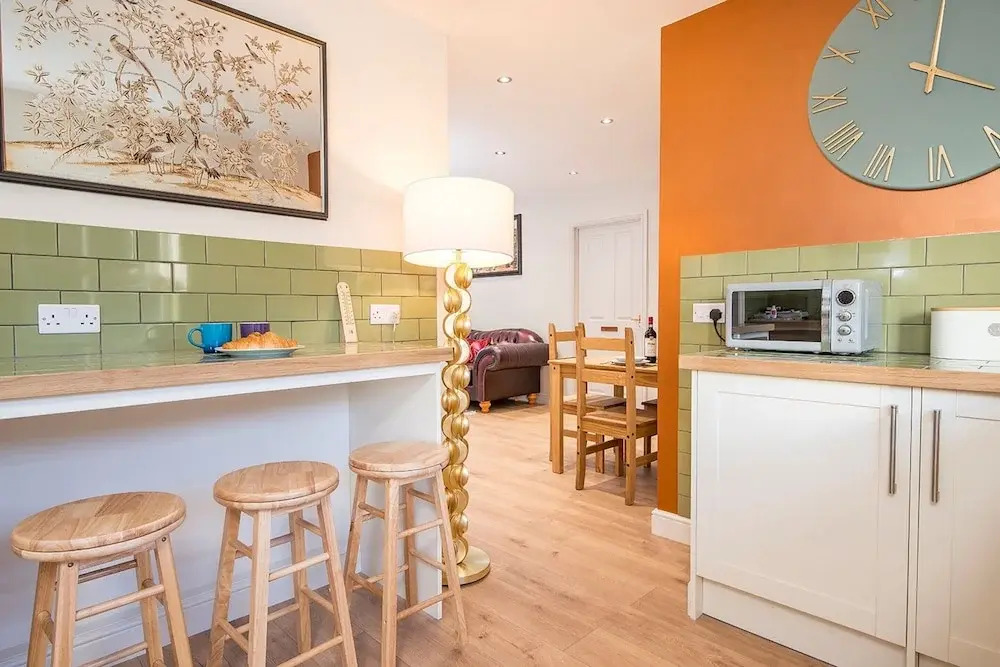Holiday Home in Llangunnor With Pool, No Deposit