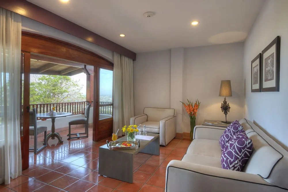 Alta Las Palomas Hotel