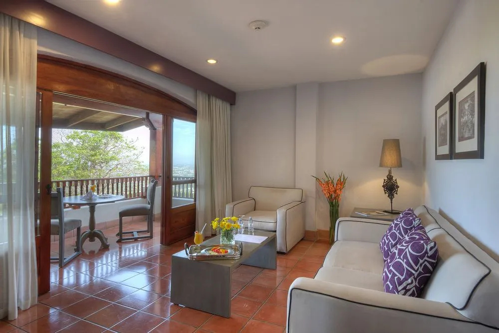 Alta Las Palomas Hotel