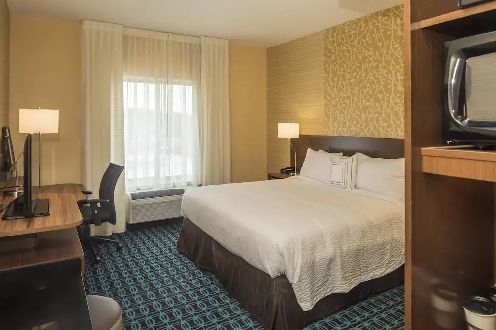 Fairfield Inn & Suites Pittsburgh North/McCandless Crossing