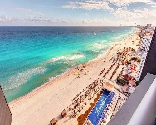 TravelSmart at Royalton CHIC Suites Cancun, Cancún, Mexico
